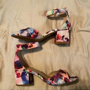 NEW Dream Pairs Floral Shoes (Read Description)!!